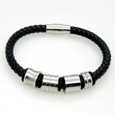 Harga yang bagus Black stainless steel pria charm gelang dipoles dipintal kulit bungkus gelang on line
