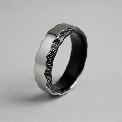 Harga yang bagus Cincin stainless steel gaya baru retro hip hop punk kepribadian perhiasan jantung untuk pria on line