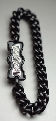 Dobra cena. The Ultimate Personalized Gift:A Classic Cuban Chain with Custom engraving w Internecie