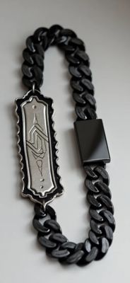 Goede prijs. A Heavy Custom Cuban Link Bracelet with Vintage Carving online